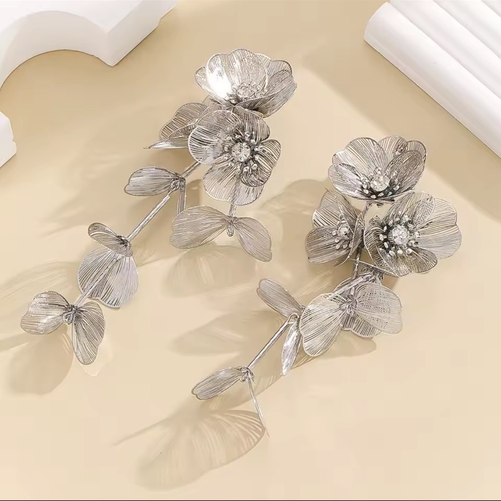 Zara Kate Middleton cascading floral earrings